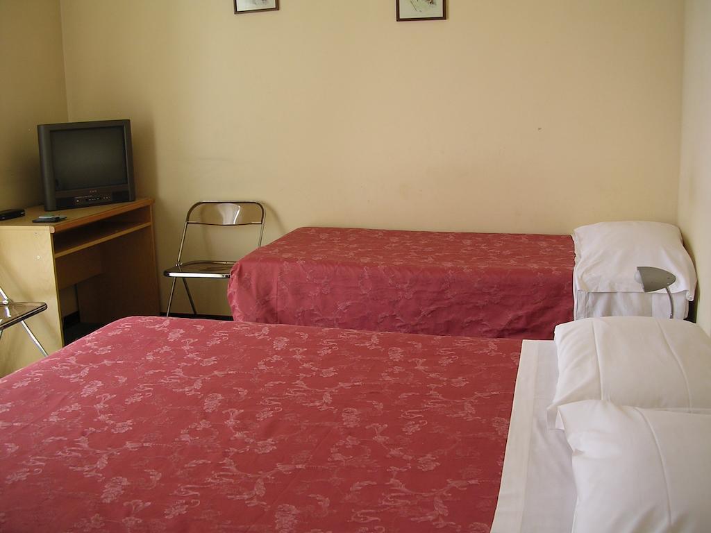 Cerrutihotel Vercelli Pokój zdjęcie